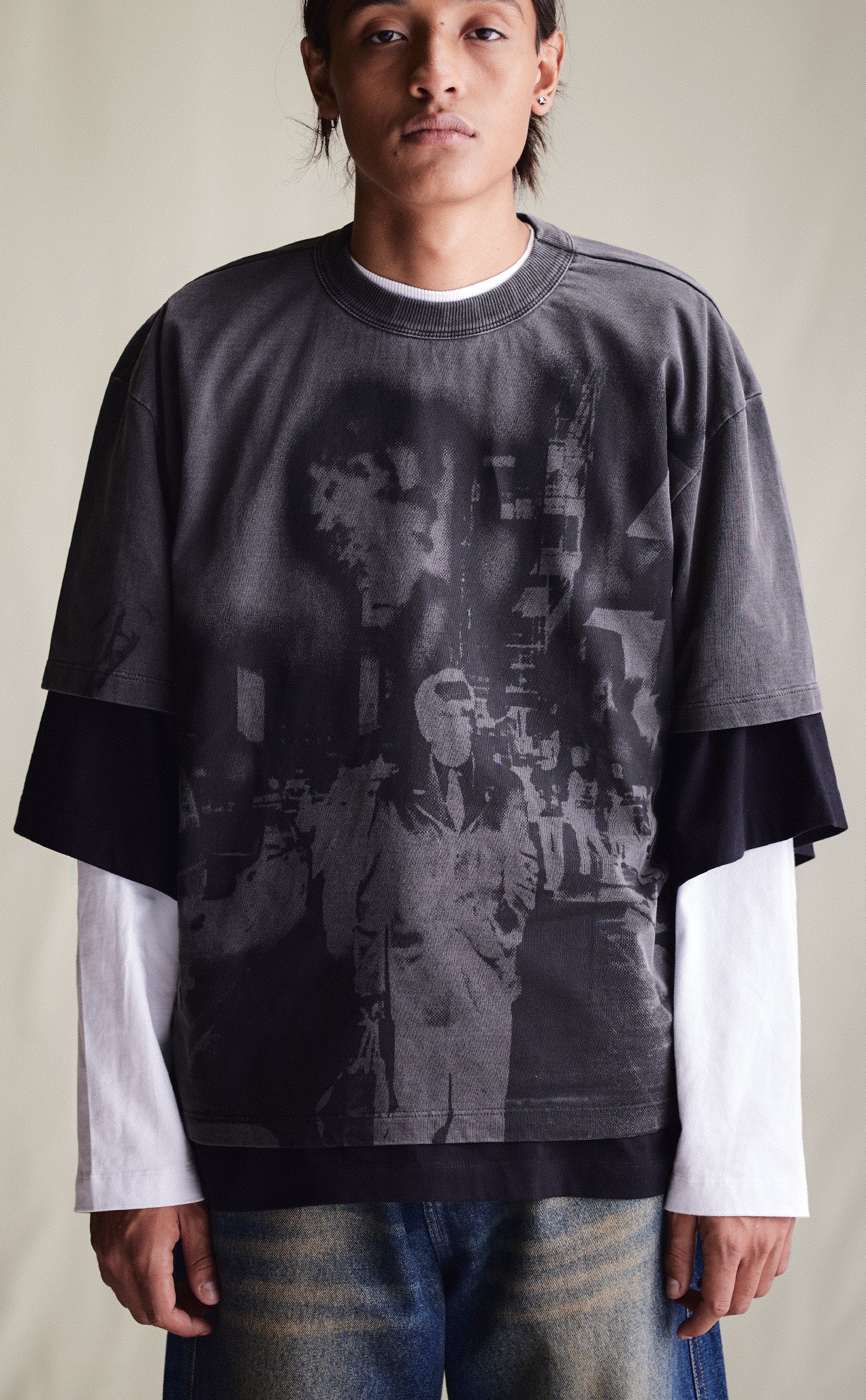 CAMISETA QC BOMBA CIDADE BOXY STONED PRETO