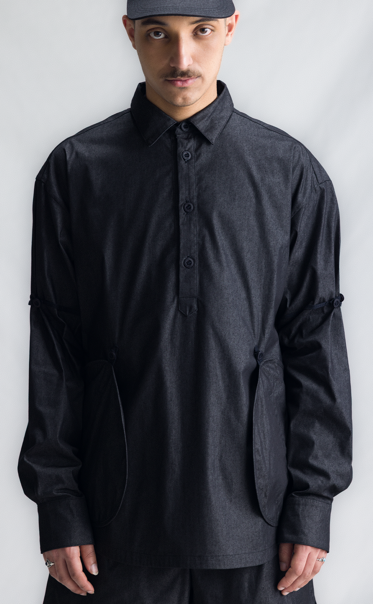 MOTIF LONGSLEEVE SHIRT PRETO
