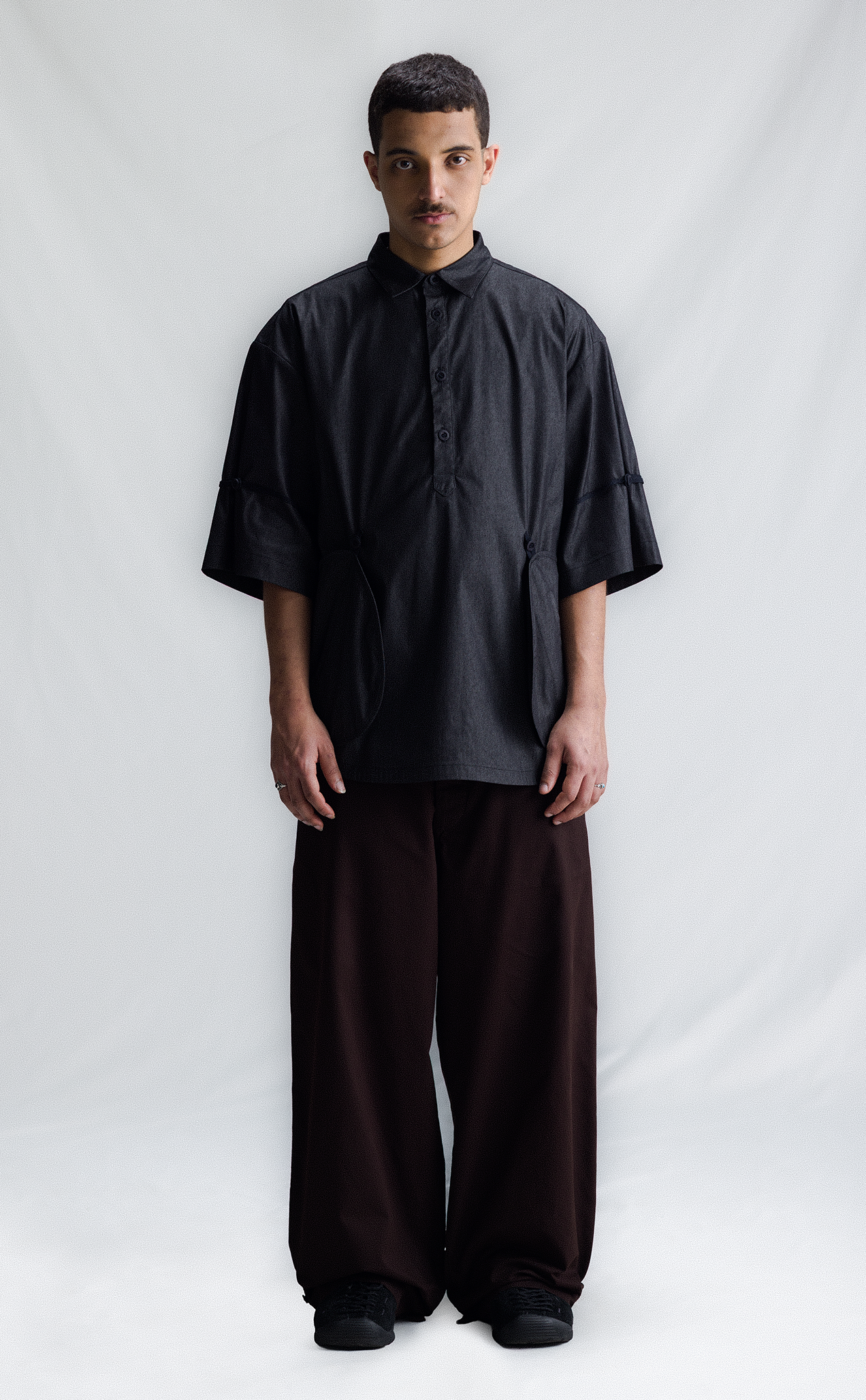 MOTIF SHORTSLEEVE SHIRT PRETO