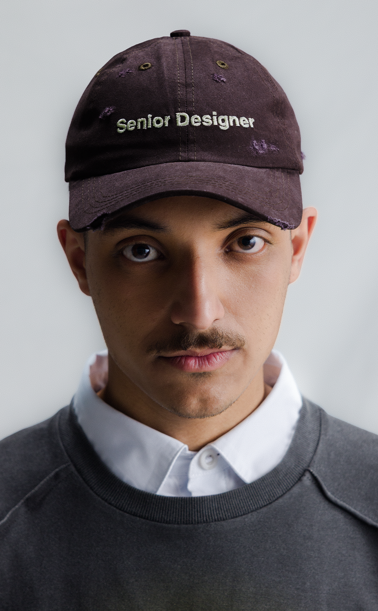 SENIOR DESIGNER DAD HAT CAFÉ
