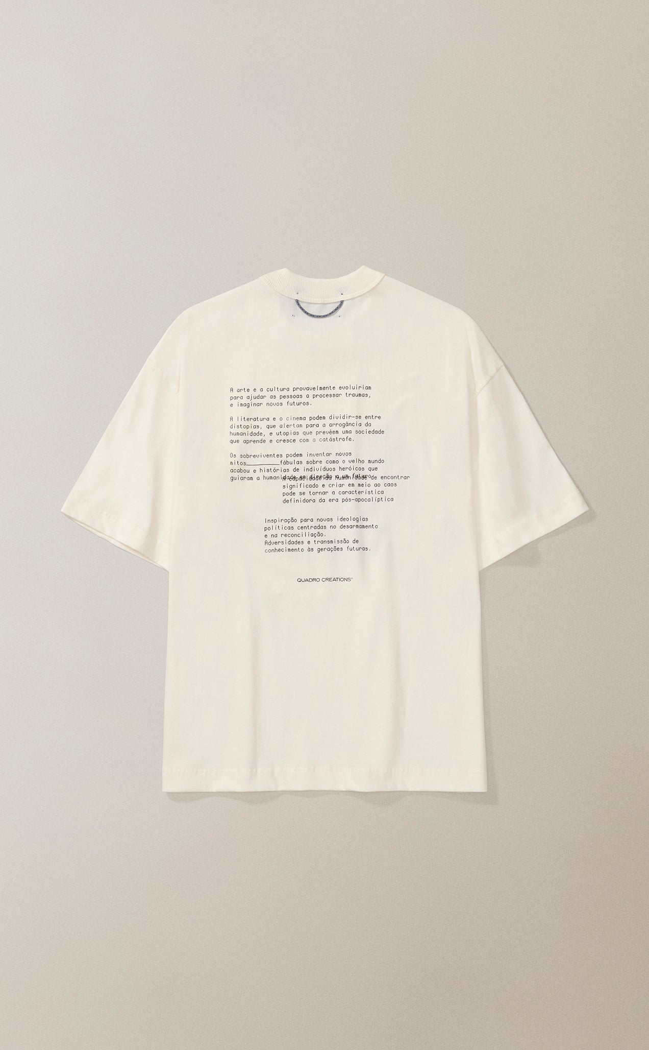 CAMISETA QC 24 DE OUTUBRO BOXY OFF WHITE