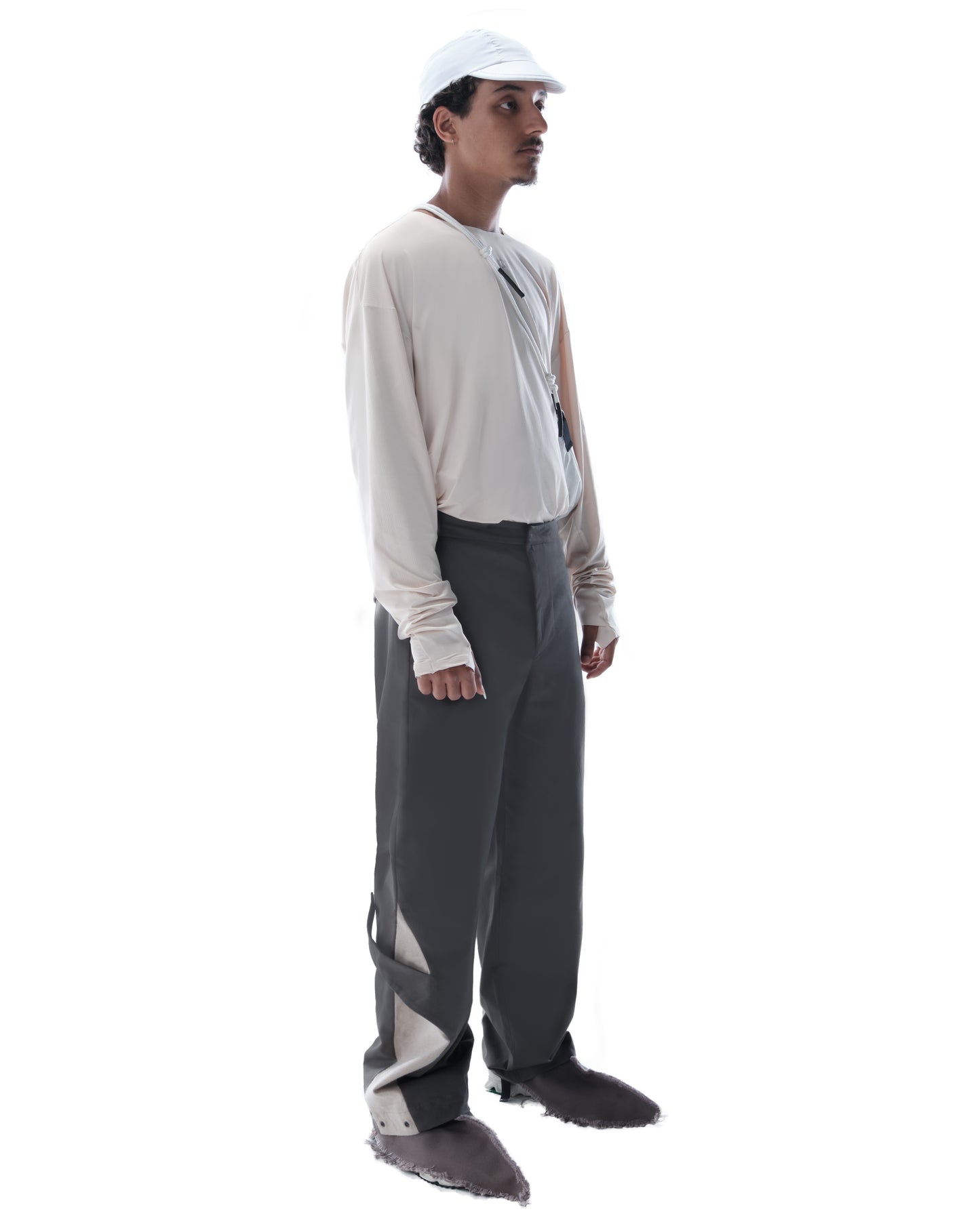 VAUGHAN TECH OFF-WHITE LONGSLEEVE