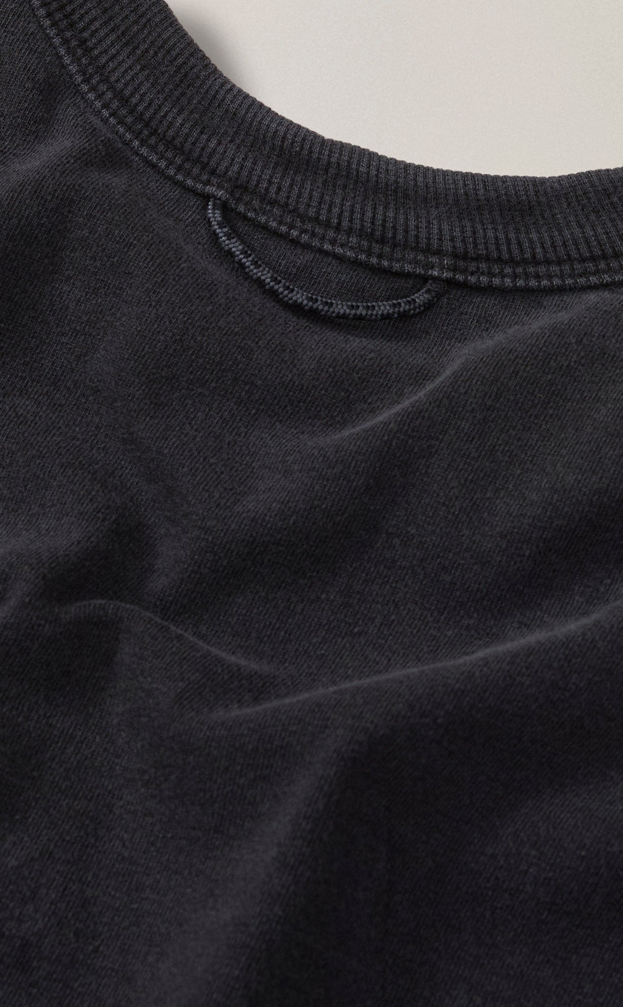 CAMISETA QC PRISMA BOXY STONED PRETO