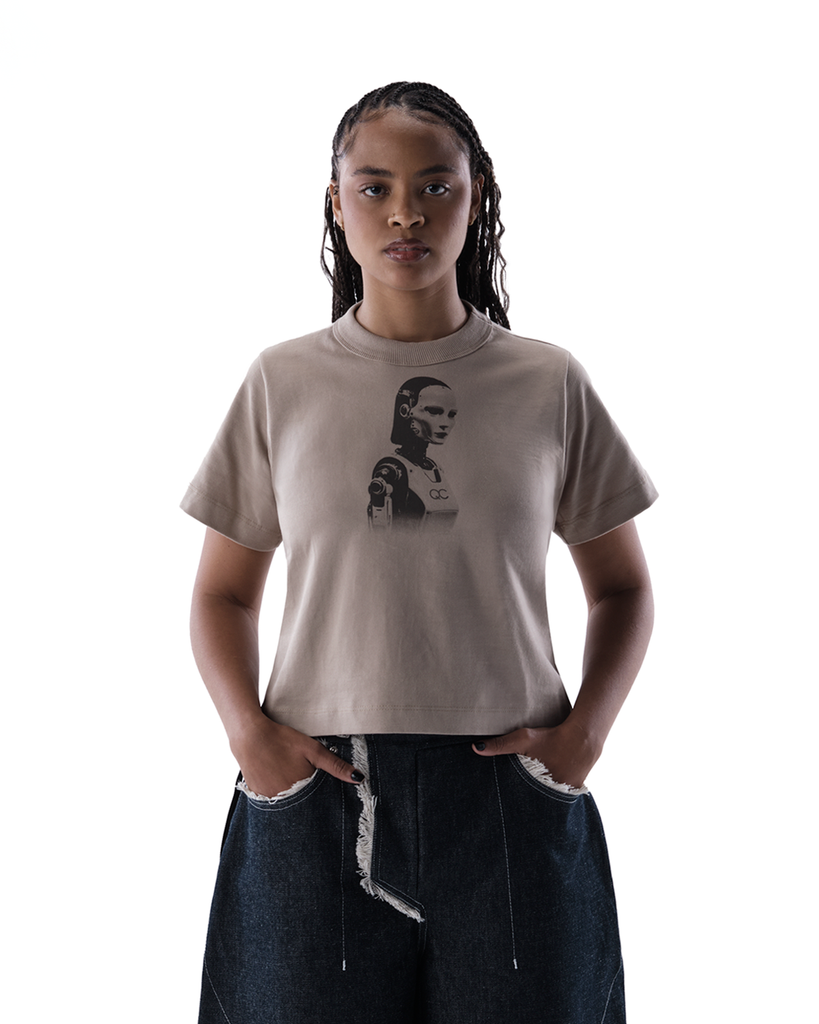 CAMISETA QC EX MACHINA BABY TEE - BEGE
