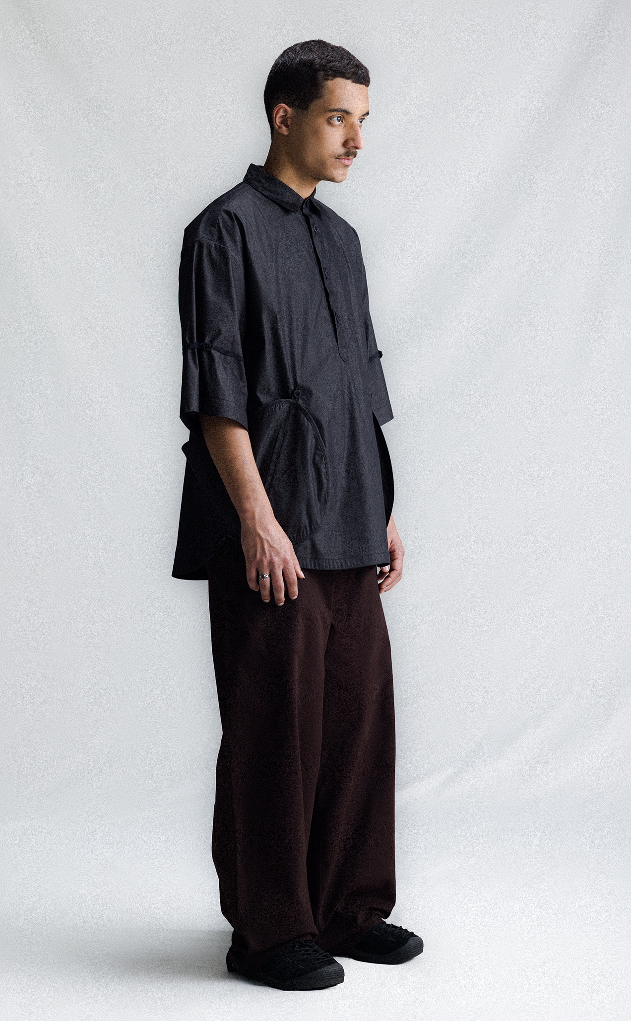MOTIF SHORTSLEEVE SHIRT PRETO