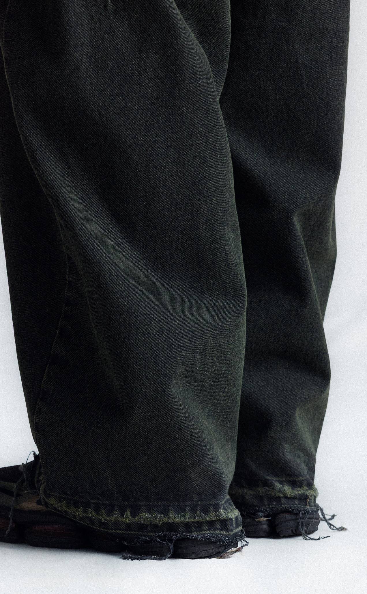 [PRÉ-VENDA] SIDE DART DENIM BAGGY PANTS ACID BLACK