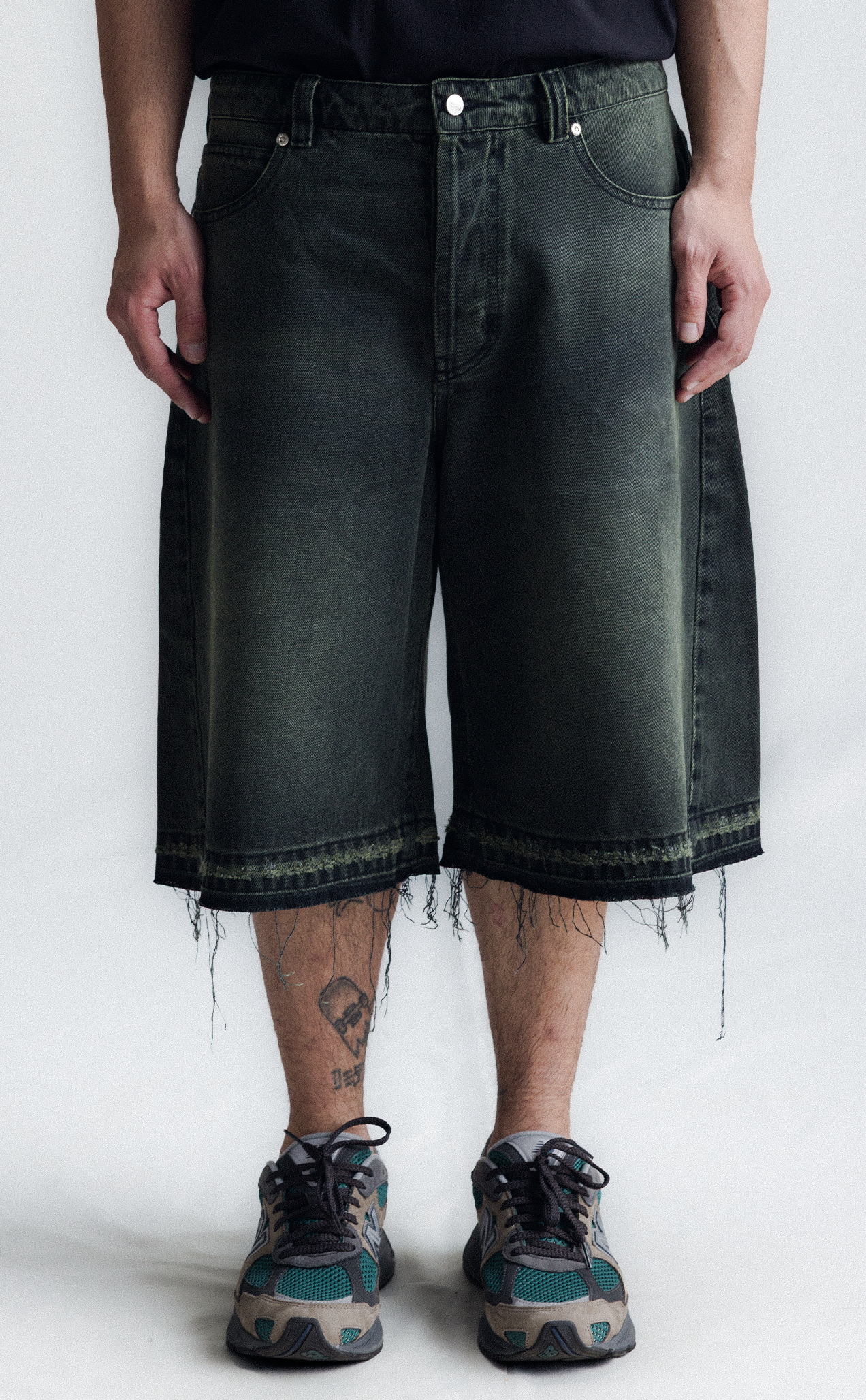 [PRÉ-VENDA] SIDE DART DENIM SUPER BAGGY SHORTS ACID BLACK