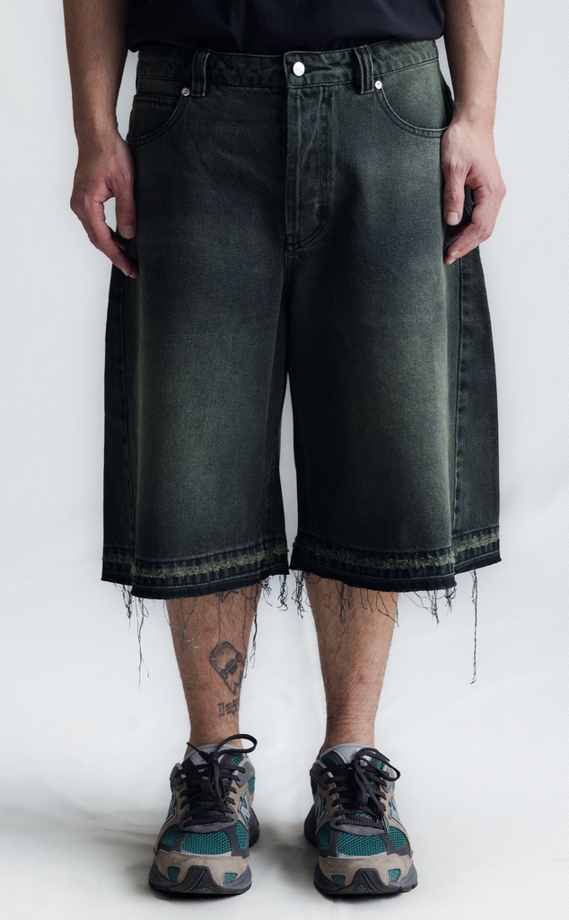 [PRÉ-VENDA] SIDE DART DENIM SUPER BAGGY SHORTS ACID BLACK