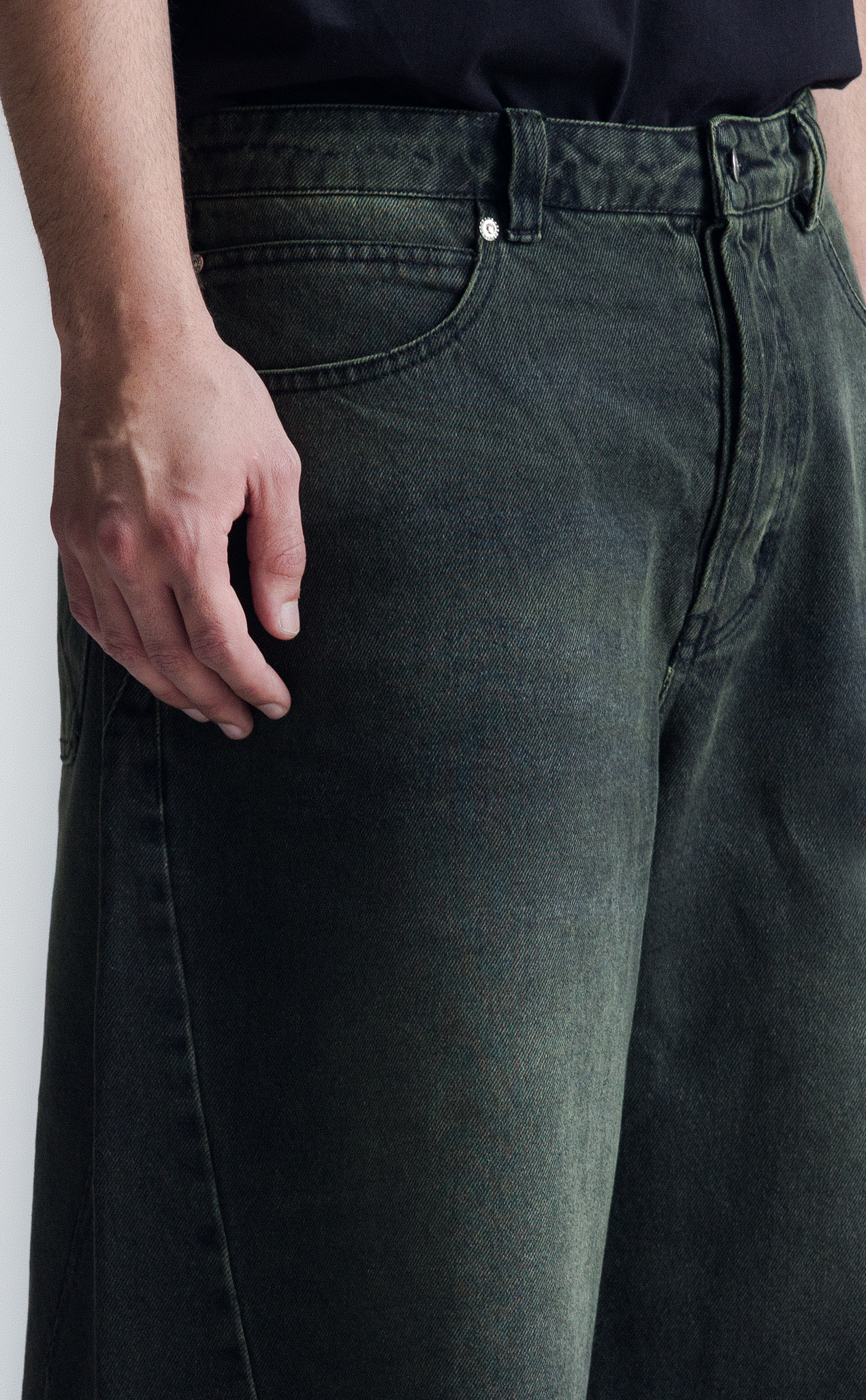 [PRÉ-VENDA] SIDE DART DENIM SUPER BAGGY SHORTS ACID BLACK