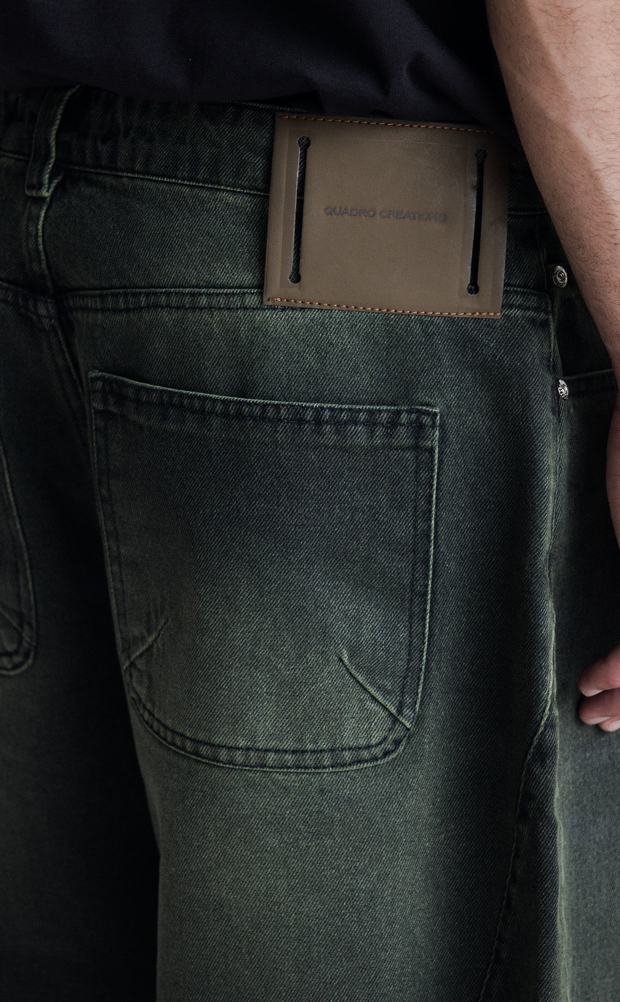 [PRÉ-VENDA] SIDE DART DENIM SUPER BAGGY SHORTS ACID BLACK