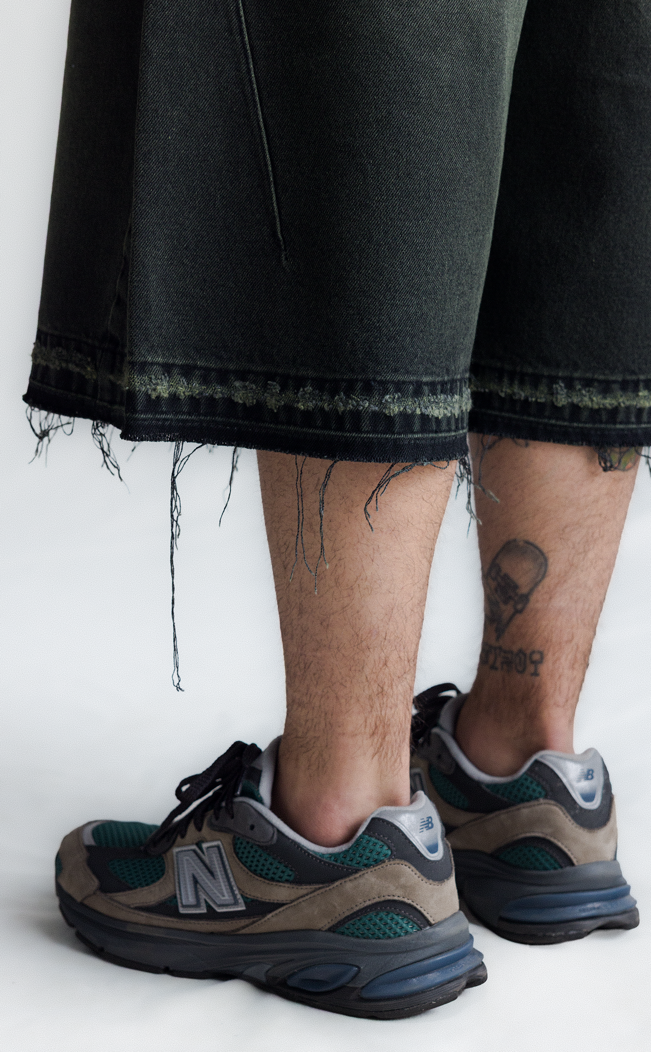 [PRÉ-VENDA] SIDE DART DENIM SUPER BAGGY SHORTS ACID BLACK