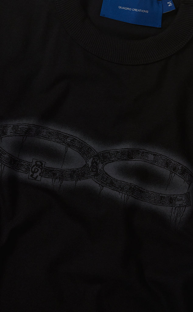 CAMISETA QC ARQUEOLOGOS BOXY PRETO