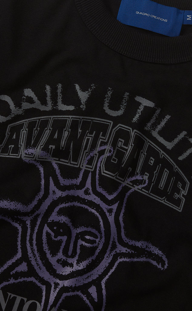 CAMISETA QC SOL EM S.A. BABY TEE PRETO