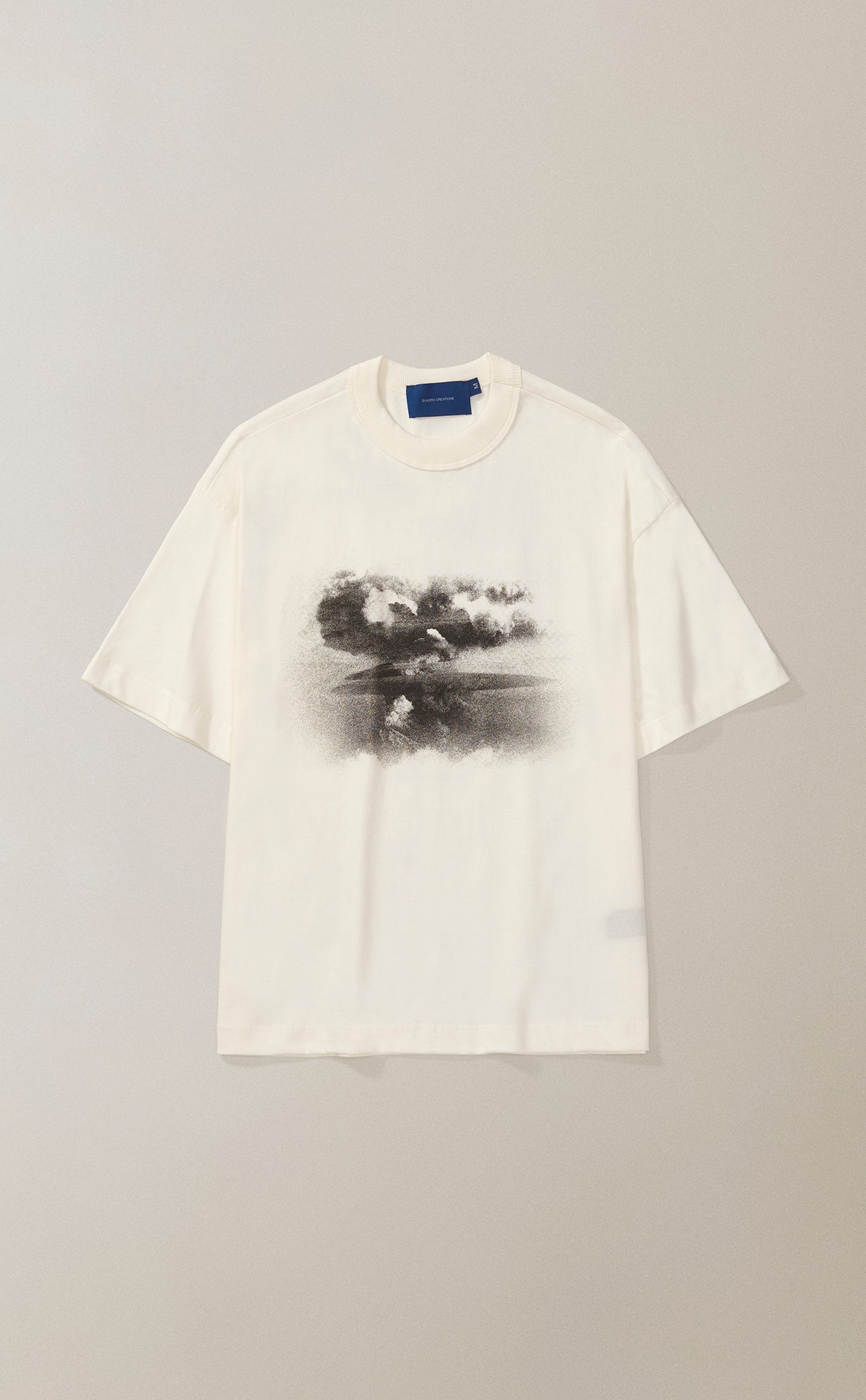 CAMISETA QC 24 DE OUTUBRO BOXY OFF WHITE