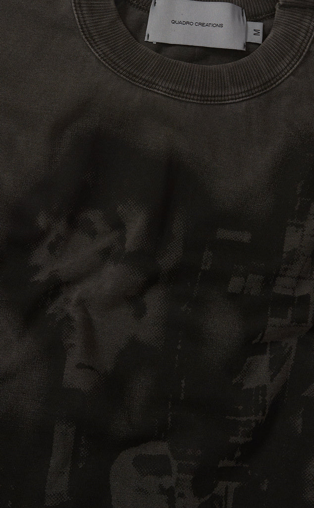 CAMISETA QC BOMBA CIDADE BOXY STONED PRETO