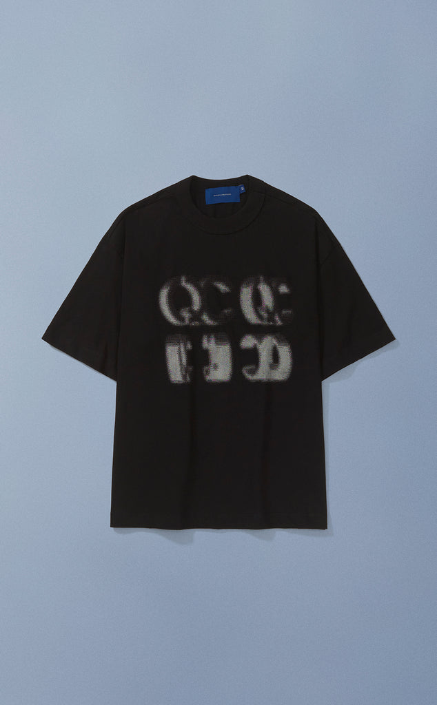 CAMISETA QC BITMAP BOXY PRETO